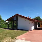 בית נופש E17 Mit Wintergarten Und Terrasse By Interhome *